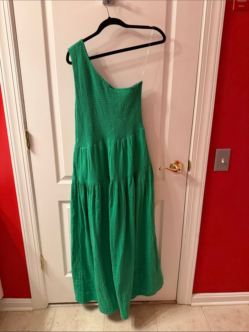 Elan Emerald Green One-Shoulder Tiered Maxi Dress